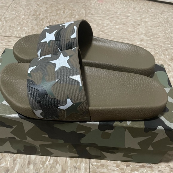 Valentino pool slides - Picture 4 of 7